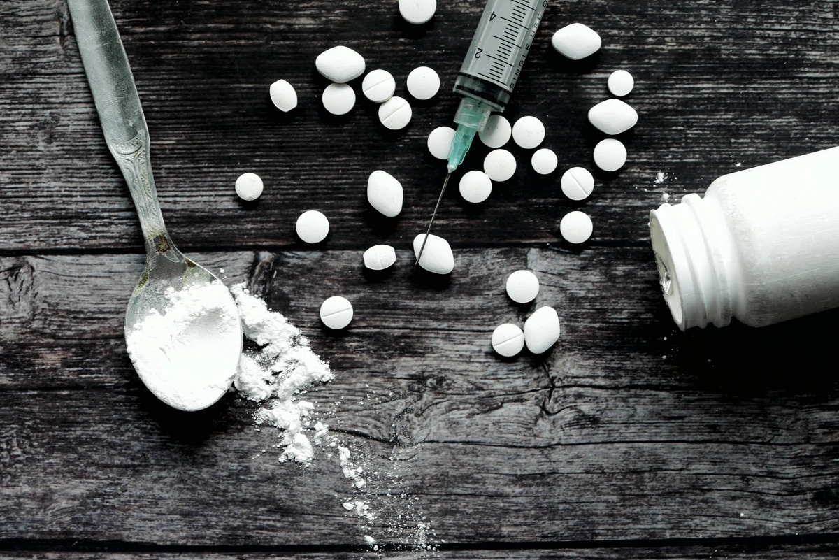 Fentanyl Addiction: Signs, Symptoms, and Treatment Options