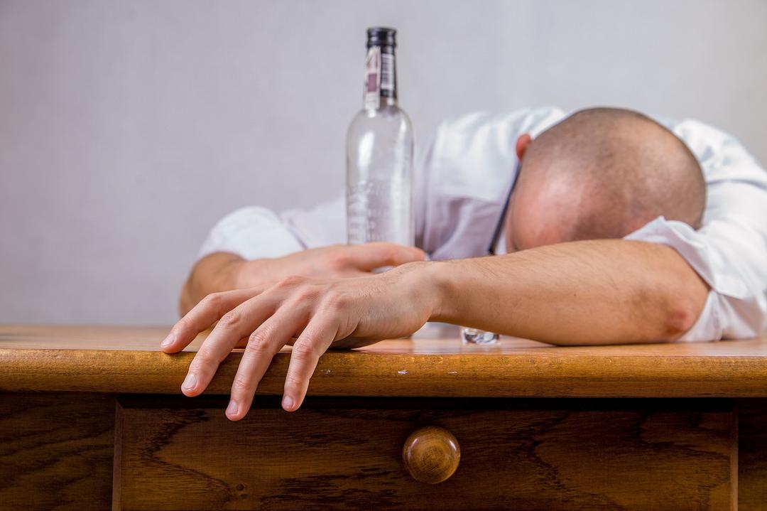 Alcohol Overdose: What are the Signs of Alcohol Poisoning?